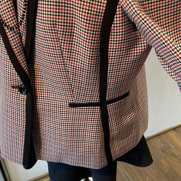 🌟 Beautiful Houndstooth Blazer - Picture 4 of 14